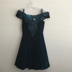Zum Zum Emerald Green Velveteen Cocktail Dress 3/4